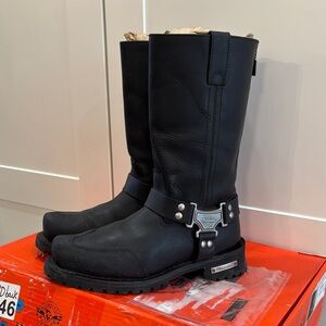 Milwaukee Men's Black Leather Riding Boots